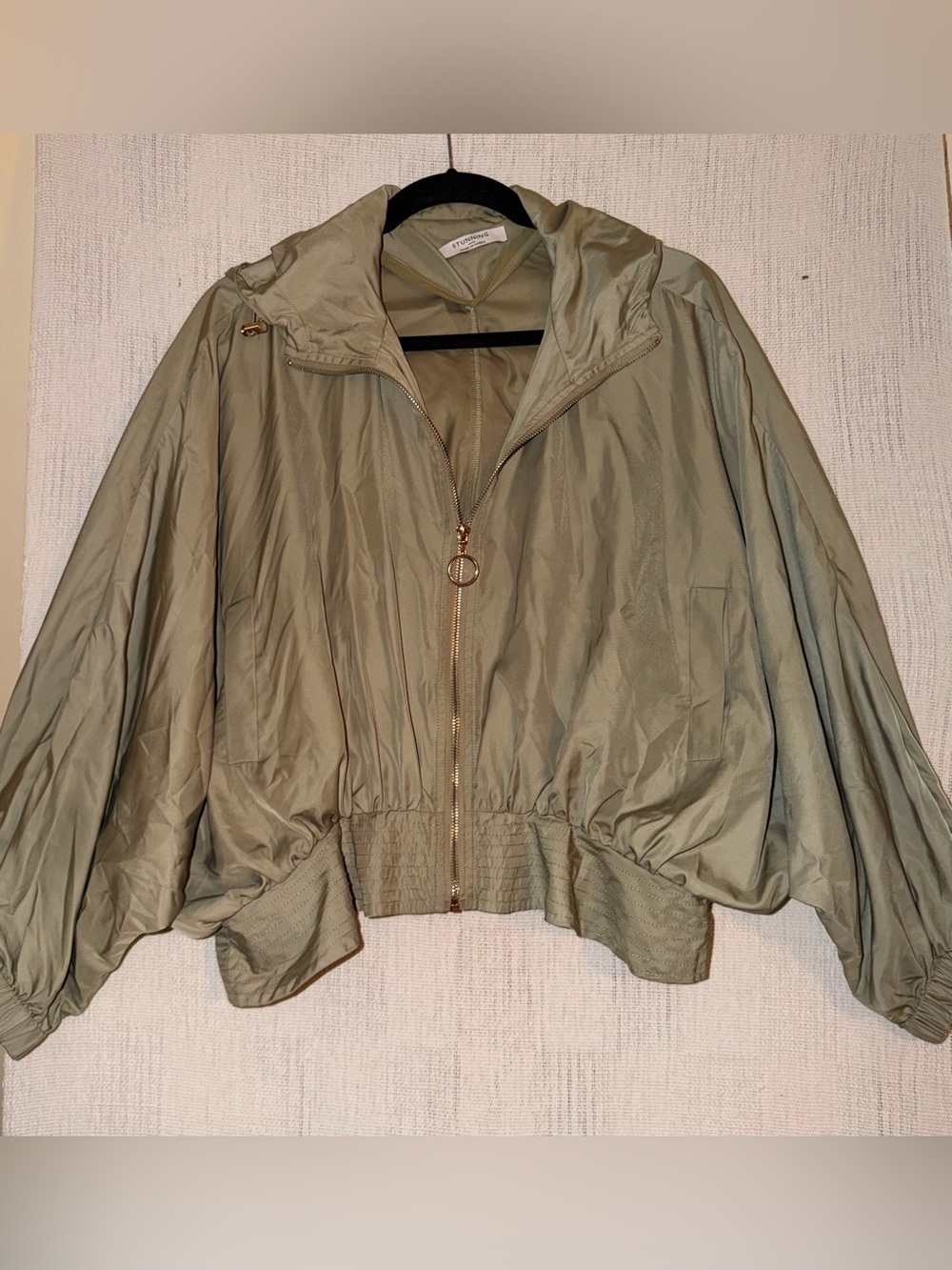 STUNNING Korean Style Sage Green Oversized Dolman Sleeve Hooded Windbreaker Jack - Picture 2 of 6